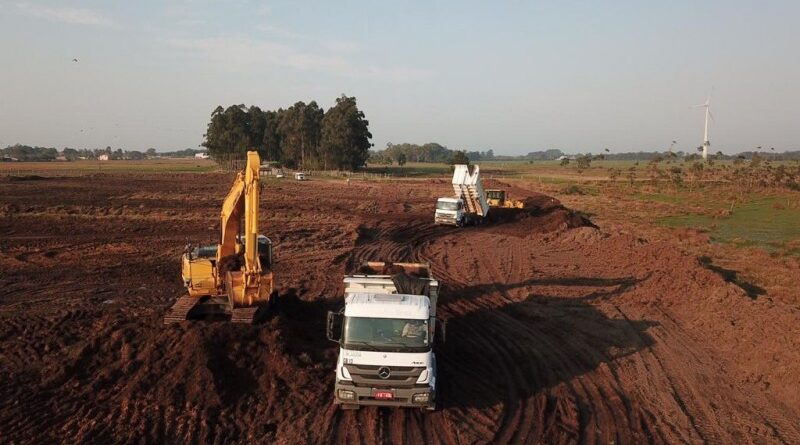 Iniciam serviços no terreno da FASE de Osório