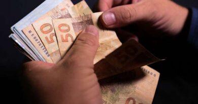 Justiça determina devolução de valores descontados de salário para quitar dívida pendente em banco no RS
