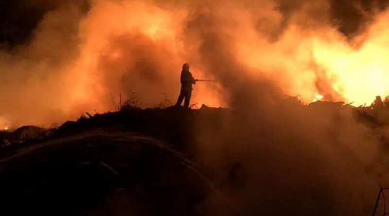Controlado incêndio de grandes proporções em Balneário Pinhal