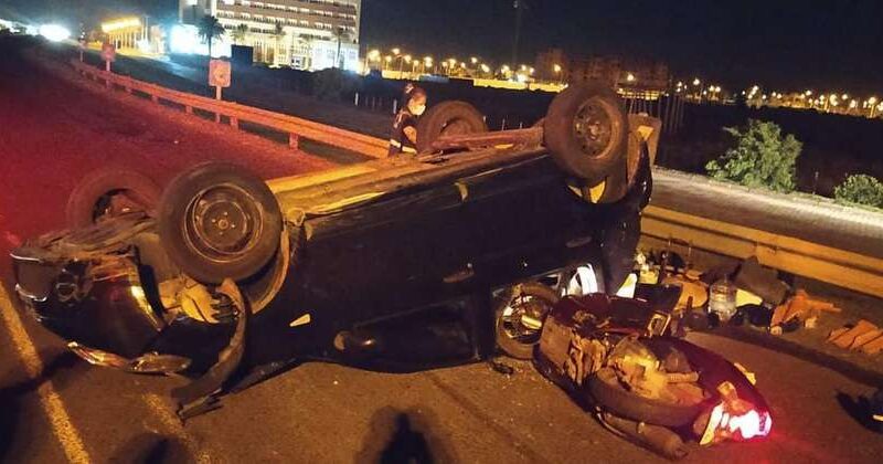 Motociclista com sinais de embriaguez colide em veículo acidentado na Estrada do Mar