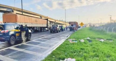 Colisão deixa dois mortos na freeway