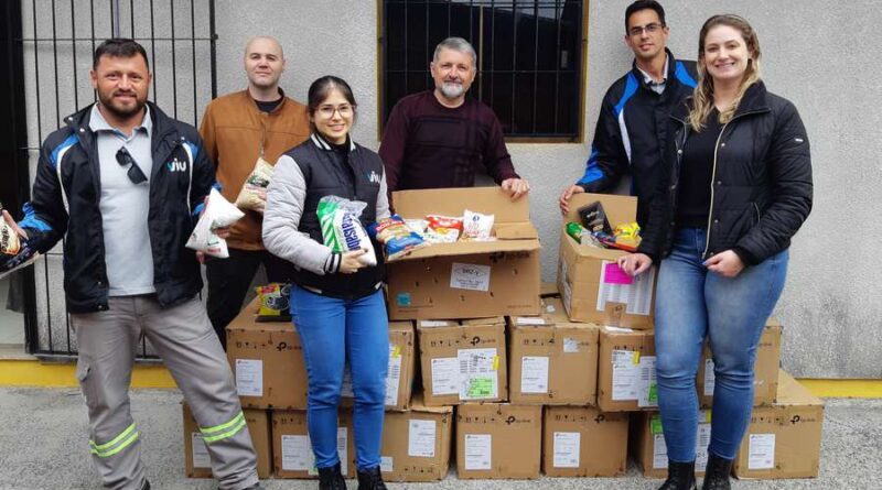 Viu Internet entrega quase meia tonelada de alimentos ao CRAS de Tramandaí