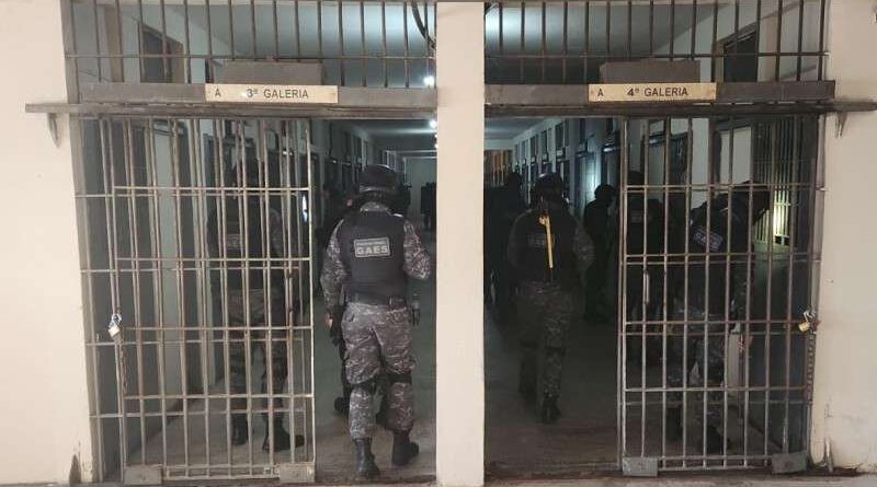 Forças de segurança cumprem mandado de busca e apreensão em penitenciária de Alta Segurança no RS