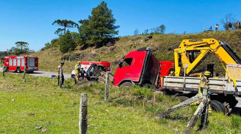 Colisão envolvendo caminhão deixa feridos na Rota do Sol