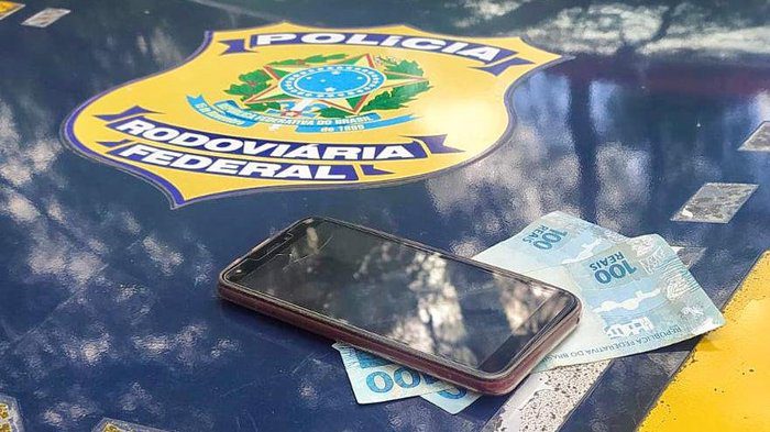 Homem é preso ao tentar subornar policiais na BR-290