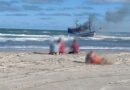 Identificados tripulantes mortos durante incêndio em barco encalhado na praia