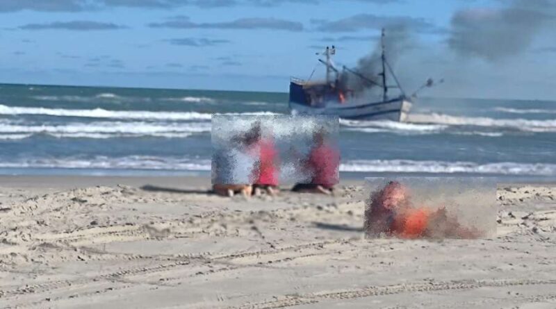 Identificados tripulantes mortos durante incêndio em barco encalhado na praia