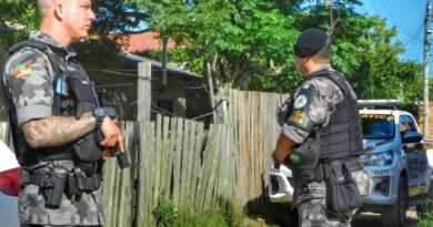 Denúncia de armazenamento de drogas leva traficantes a prisão em Santo Antônio da Patrulha