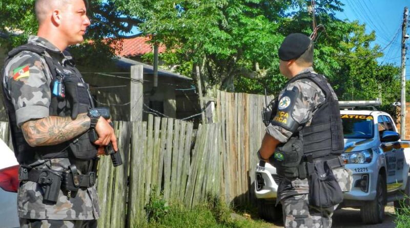 Denúncia de armazenamento de drogas leva traficantes a prisão em Santo Antônio da Patrulha