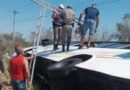 Ônibus tomba e deixa feridos na ERS-040 em Capivari do Sul