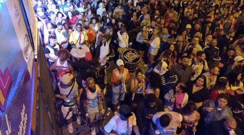 Mau tempo cancela programações de carnaval em cidades do litoral: algumas mantêm