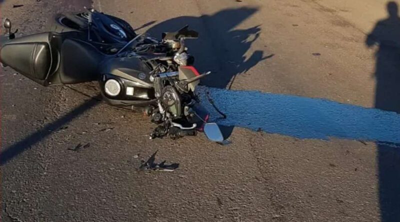 Duas pessoas morrem em acidente com três veículos e motocicleta na Rota do Sol