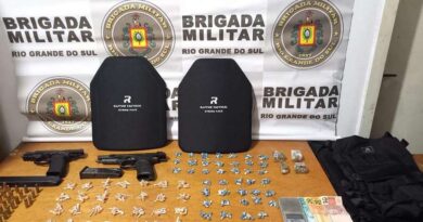Traficante armado é preso vendendo drogas em Balneário Pinhal