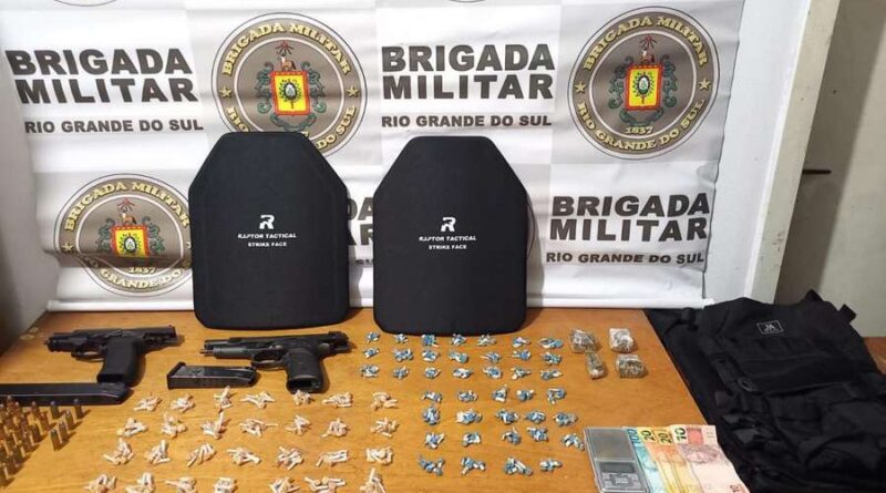 Traficante armado é preso vendendo drogas em Balneário Pinhal