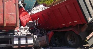 Osoriense morre em colisão envolvendo caminhões
