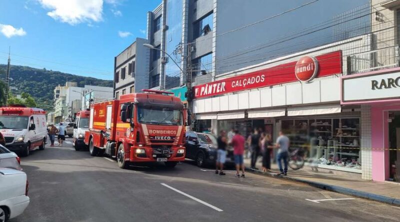 Loja em que teto desabou emite nota em Osório