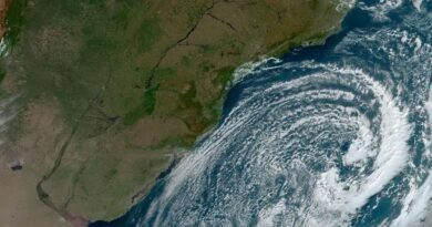 Frente fria associada a ciclone: sistema de tempestades se forma sobre o RS
