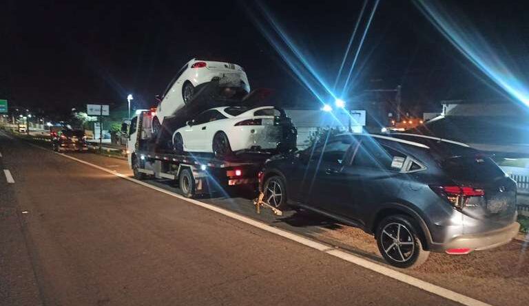 PRF flagra racha e veículos são perseguidos por 4km no RS