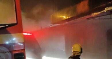 Bombeiros atendem ocorrência de fogo em empresa de Tramandaí