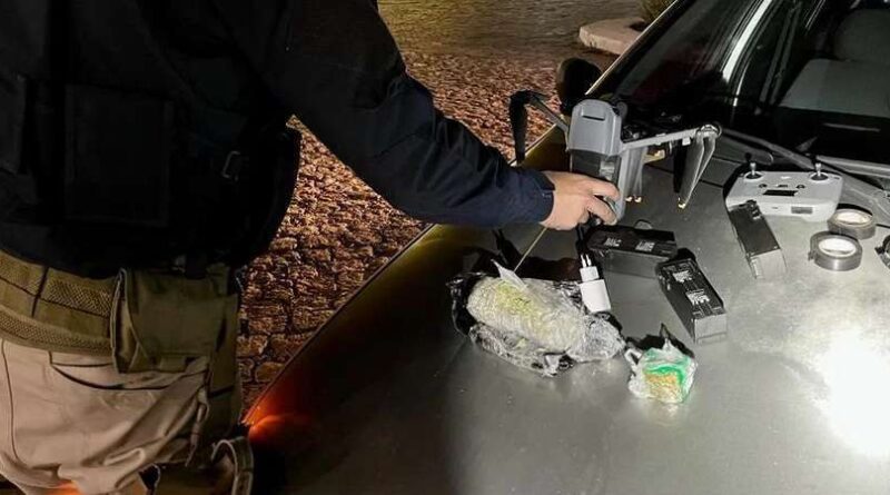 Trio é preso transportando drone carregado com drogas na BR-290