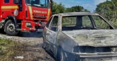 Corpo é encontrado dentro de carro incendiado em Tramandaí