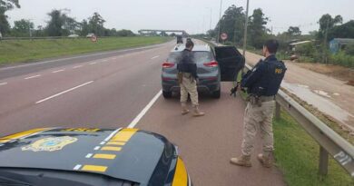 Traficantes são presos com 1,5kg de cocaína na freeway