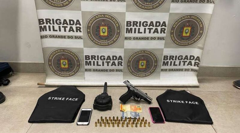 Criminosos presos, armas de fogo e drogas apreendidas em Capão da Canoa