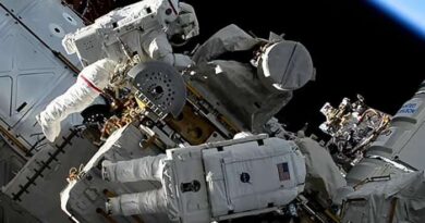 Nasa diz o que acontecerá com maleta perdida por astronautas no espaço