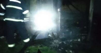 Fogo atinge casa em Balneário Pinhal