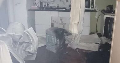 Incêndio atinge residência em Balneário Pinhal