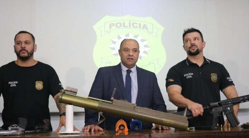 Arsenal do crime: operação da Polícia Civil apreende lança-foguetes e armas no RS