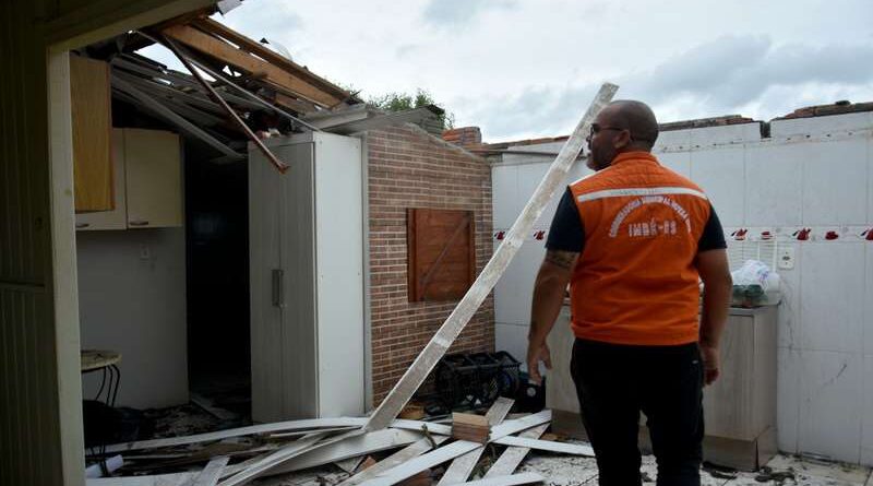 Força-tarefa auxilia região de Santa Terezinha após forte temporal em Imbé