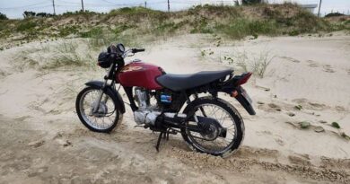 Motocicleta é encontrada abandonada na beira mar de Imbé
