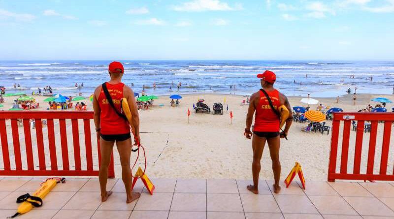 Litoral: últimos dias para inscrições para guarda-vidas temporários