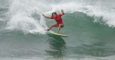 Promessa do surfe brasileiro, Alexia Monteiro promove ação social em Xangri-Lá