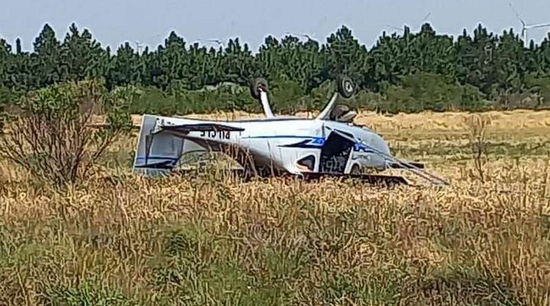 Avião de pequeno porte sofre acidente no aeroclube de Osório