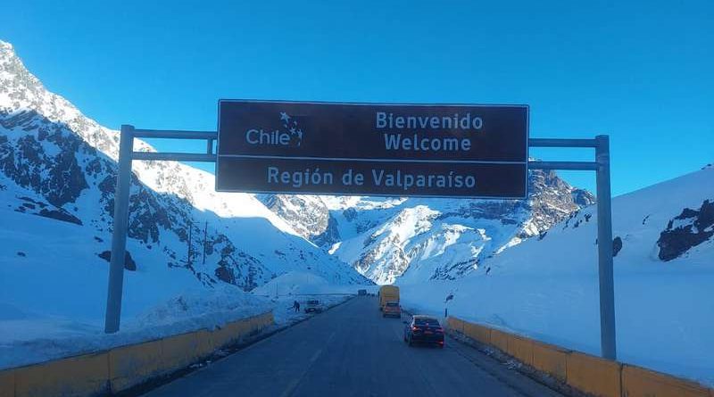 Caminhoneiro de Osório chega ao destino após 3 semanas "preso" pela neve na Cordilheira dos Andes