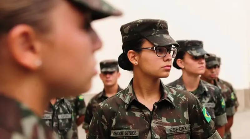 Alistamento feminino no serviço militar: entenda as novas regras