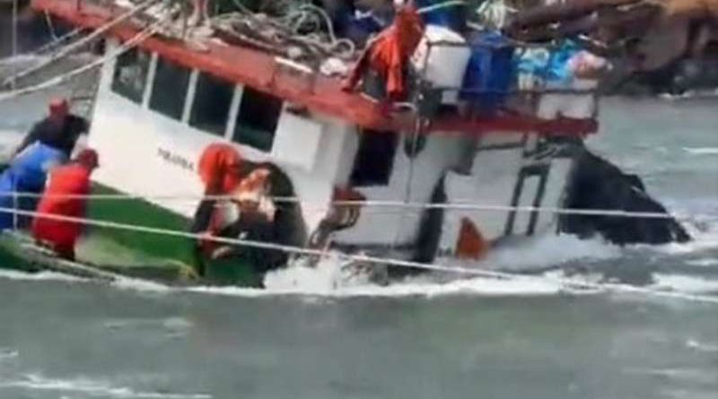 Filmagens capturam naufrágio no Rio Mampituba enquanto buscas por pescador continuam