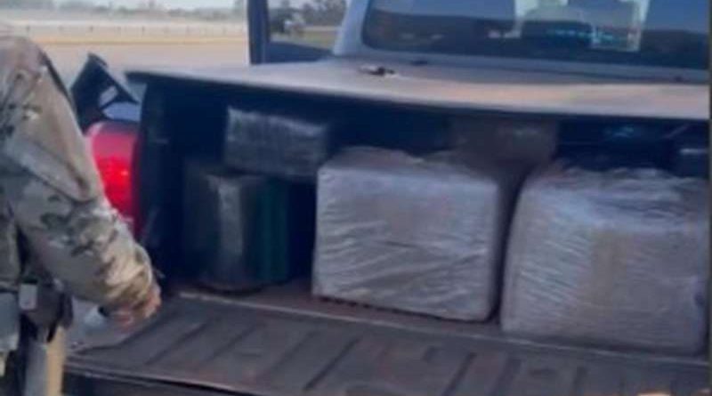 PRF prende traficante com 477 kg de maconha em veículo roubado na Freeway