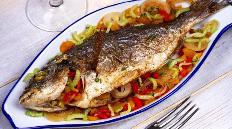 5 receitas de peixe recheado para o almoço