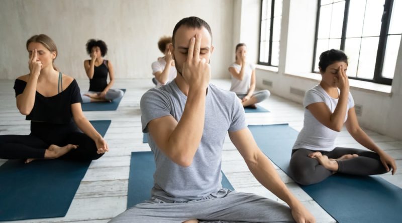 4 dicas de yoga para converter estresse em bem-estar