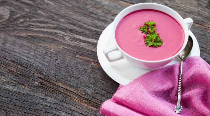 6 sopas frias e leves para os dias de calor