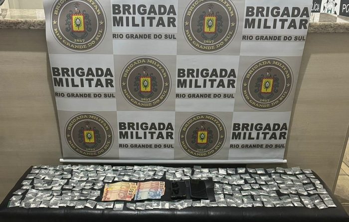 Três homens presos e 208 porções de drogas apreendidas em Santo Antônio da Patrulha