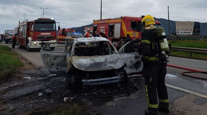 Incêndios criminosos interrompem tráfego na BR-101