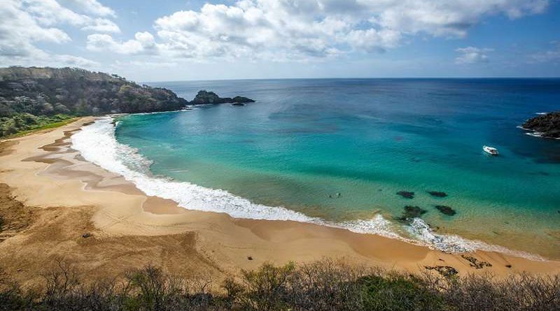 Praia brasileira conquista título de melhor do mundo