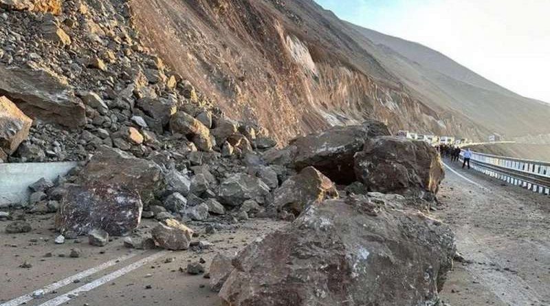 Caminhoneiro de Osório enfrenta novo desafio no Chile: pedras gigantes bloqueiam rota