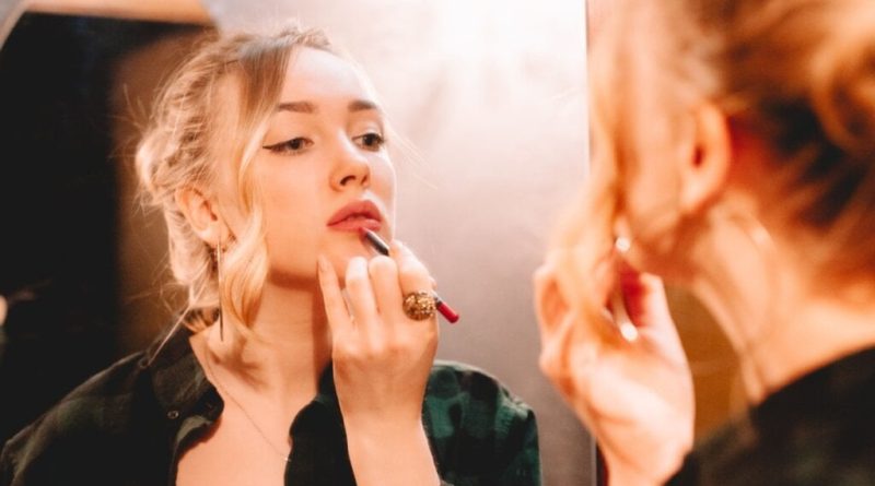 6 dicas para aplicar o lápis labial perfeitamente