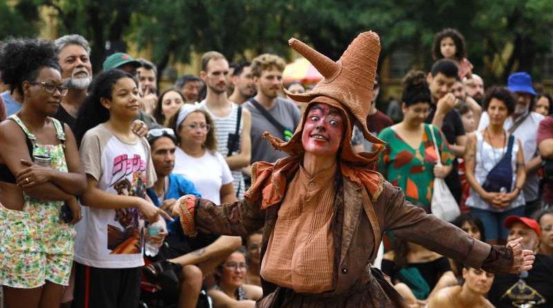 Teatro de rua movimenta Imbé com apresentação gratuita neste domingo