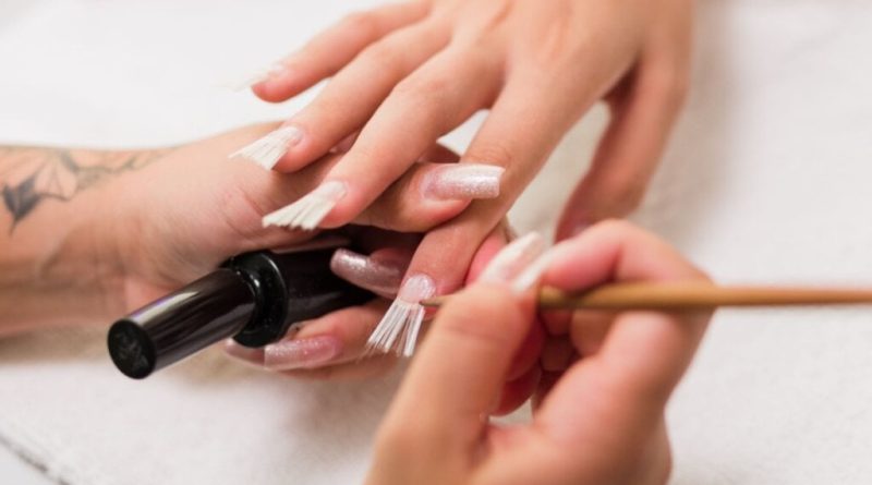 8 cuidados importantes com o alongamento das unhas